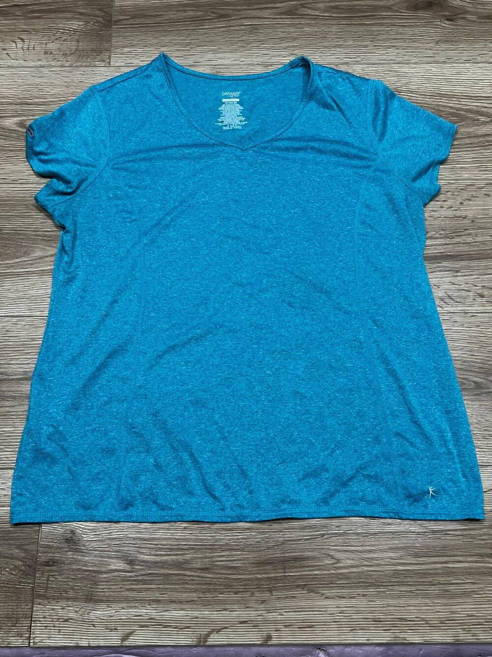 Danskin Womens Top Size XXL/2XG (20) Blue Semi-Fitted V-Neck Short Sleeve (A00)